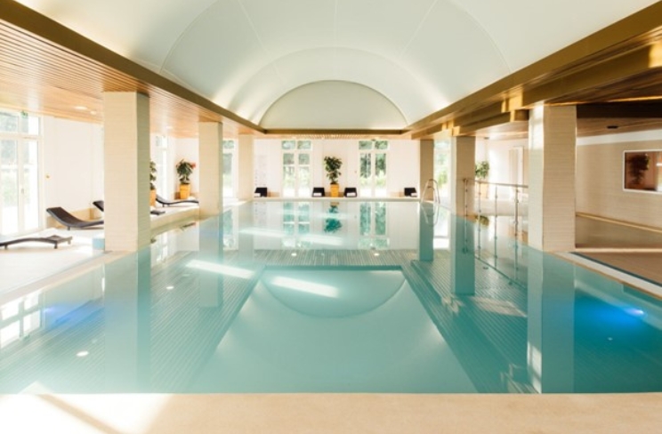 Zwembad Grand Magic hotel